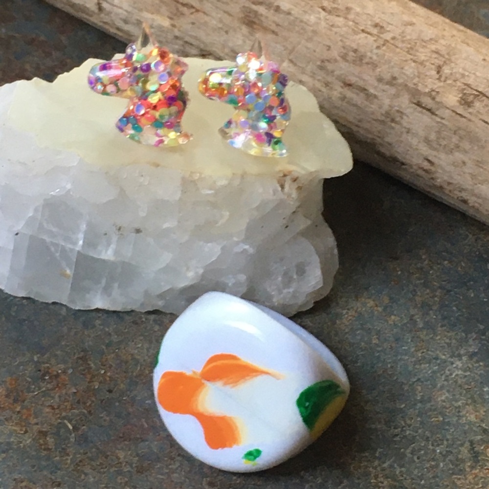 🎈🎈🎈Jewelry bundle lot set NWOT unicorn confetti post earrings painted ring 6